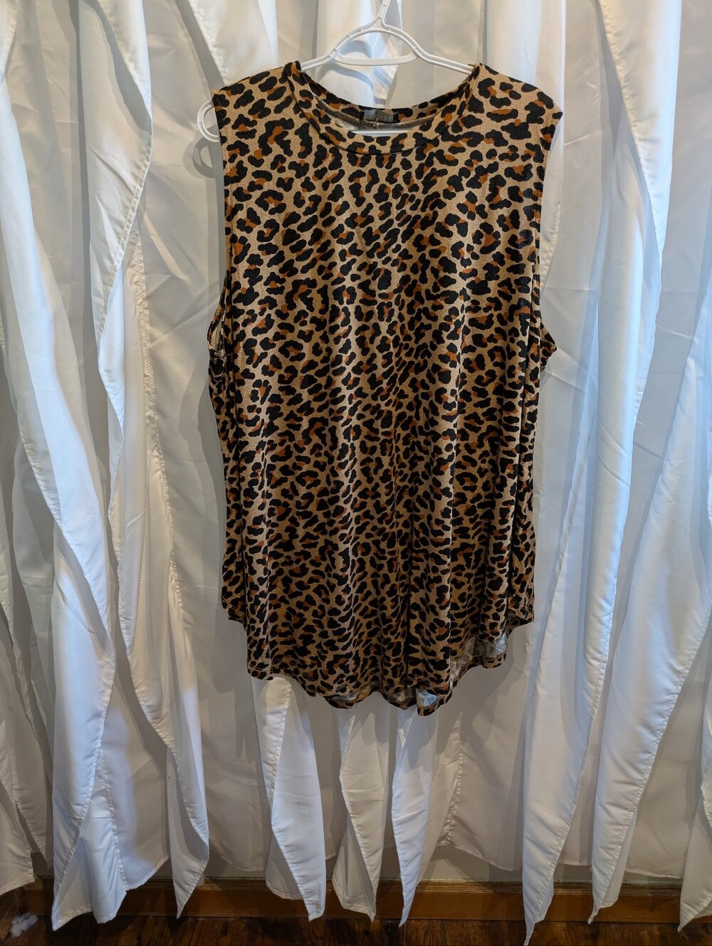 D4 ✨ Lane Bryant Leopard Print Sleeveless Tunic Top - Size 26/28 ✨